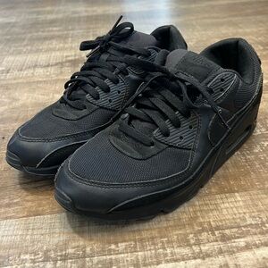 Nike Men's Air Max 90 Sneakers | Size 10.5 | Triple Black